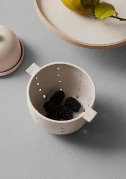Rebecca Williams Berry Colander