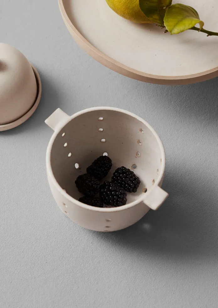 Rebecca Williams Berry Colander