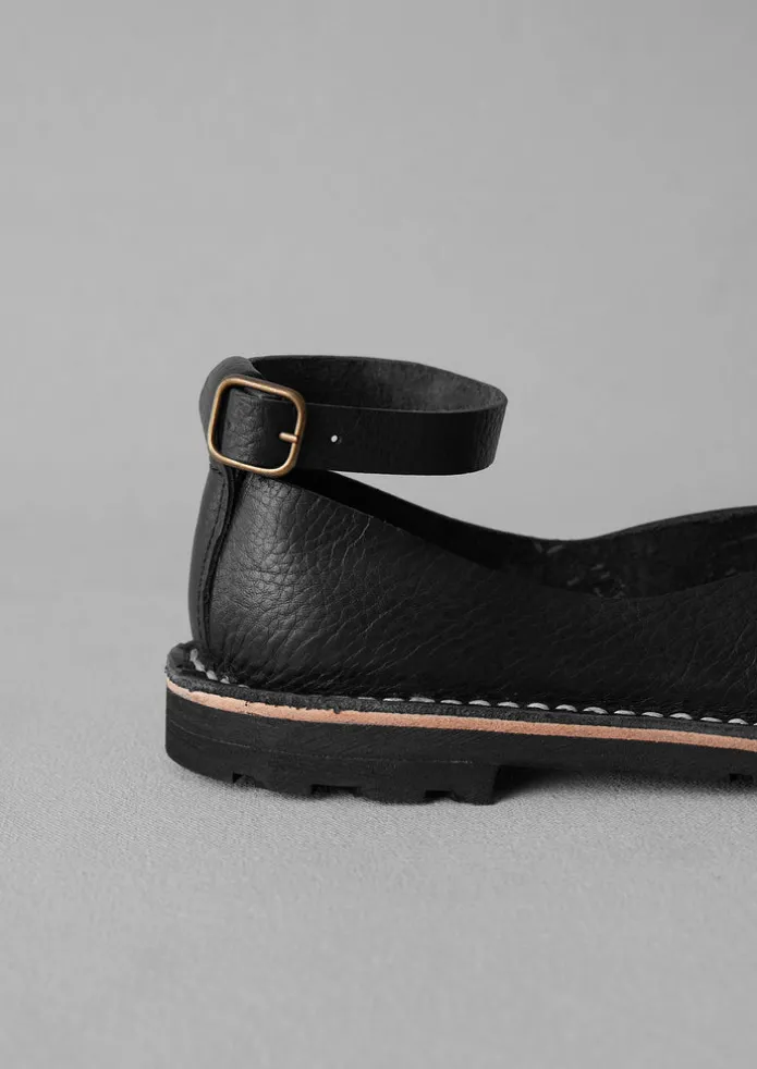 Steve Mono Artisanal Pumps